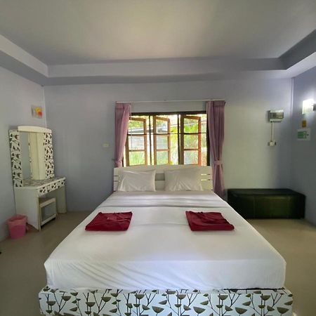 Oyo 966 Boss Khaoyai Hotel Ban Bung Toei Eksteriør billede