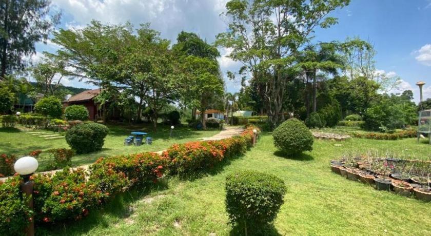 Oyo 966 Boss Khaoyai Hotel Ban Bung Toei Eksteriør billede