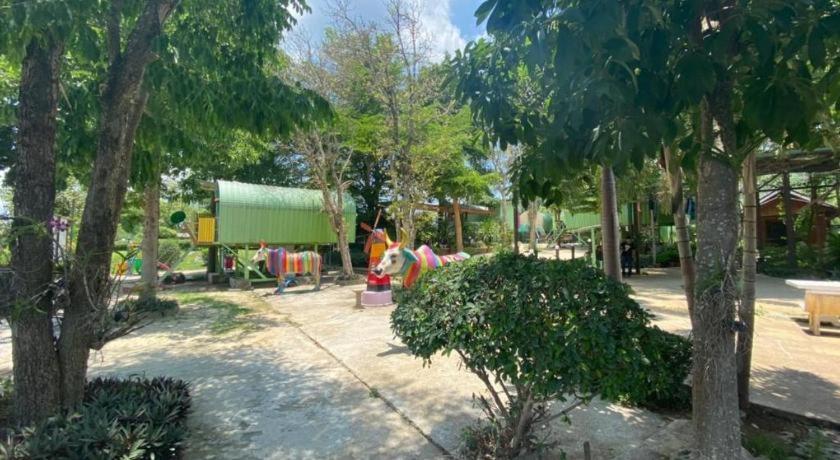 Oyo 966 Boss Khaoyai Hotel Ban Bung Toei Eksteriør billede