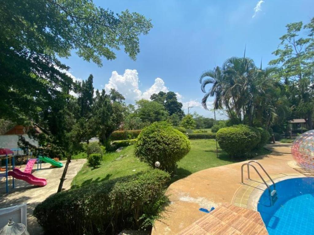 Oyo 966 Boss Khaoyai Hotel Ban Bung Toei Eksteriør billede