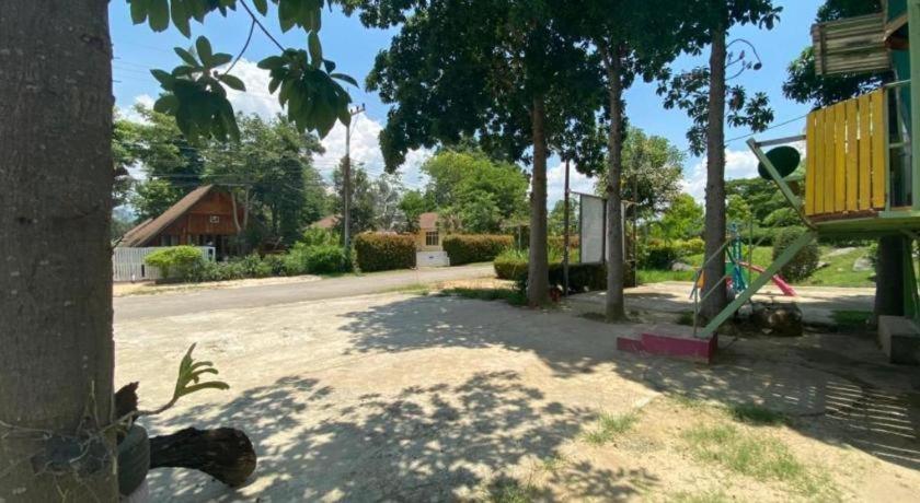 Oyo 966 Boss Khaoyai Hotel Ban Bung Toei Eksteriør billede